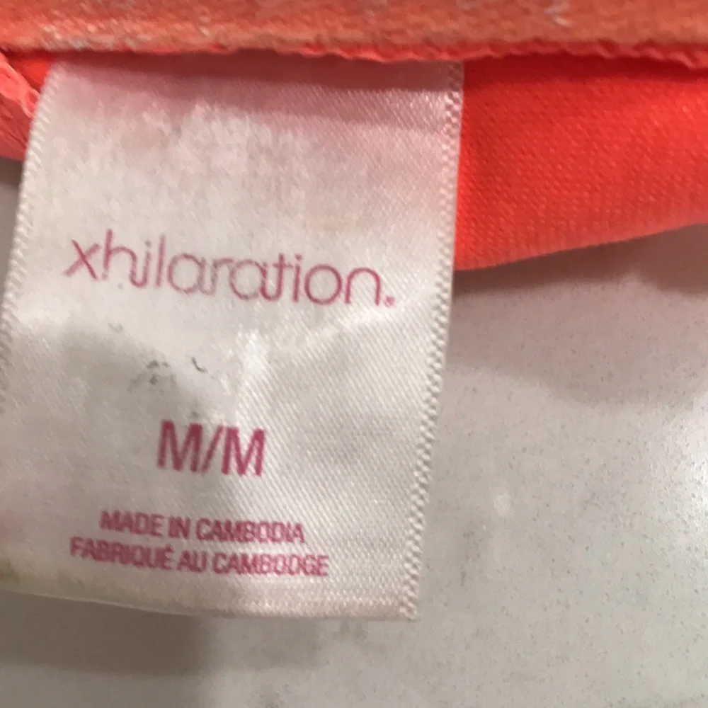 BIKINI top M FOR TWEENS OR SMALL ADULT. Very bright coral color. Tie n back/neck - Picture 5 of 6